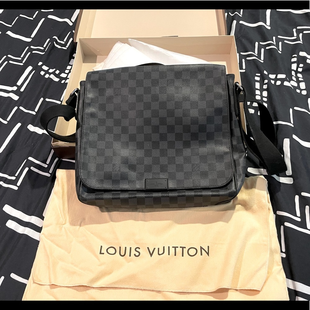 Louis Vuitton Messenger Bag - GREAT CONDITION